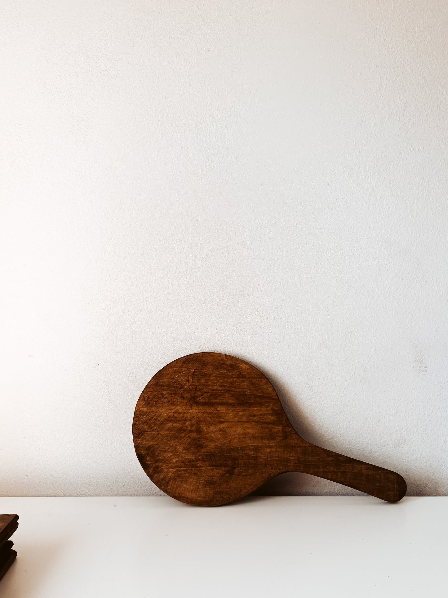 Rhys Round Cutting Board